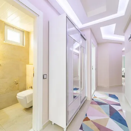 Comfortable With Balcony Near Beach In And Trendy Spots In Antalya