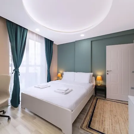 Lejlighed Comfortable With Balcony Near Beach In And Trendy Spots In *